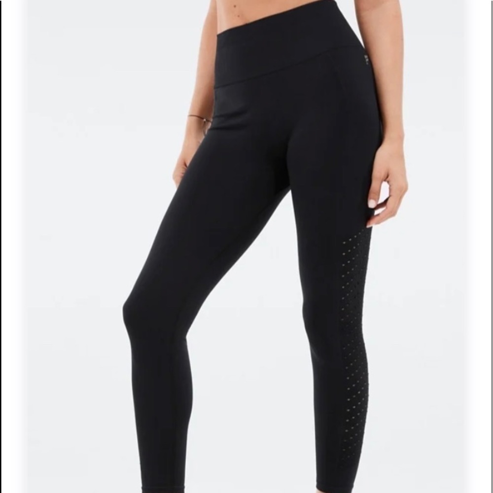 FABLETICS SYNC HIGH WAIST PERFORATED 7/8 SIZE SMALL 4-6